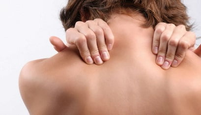 боль под левой лопаткой